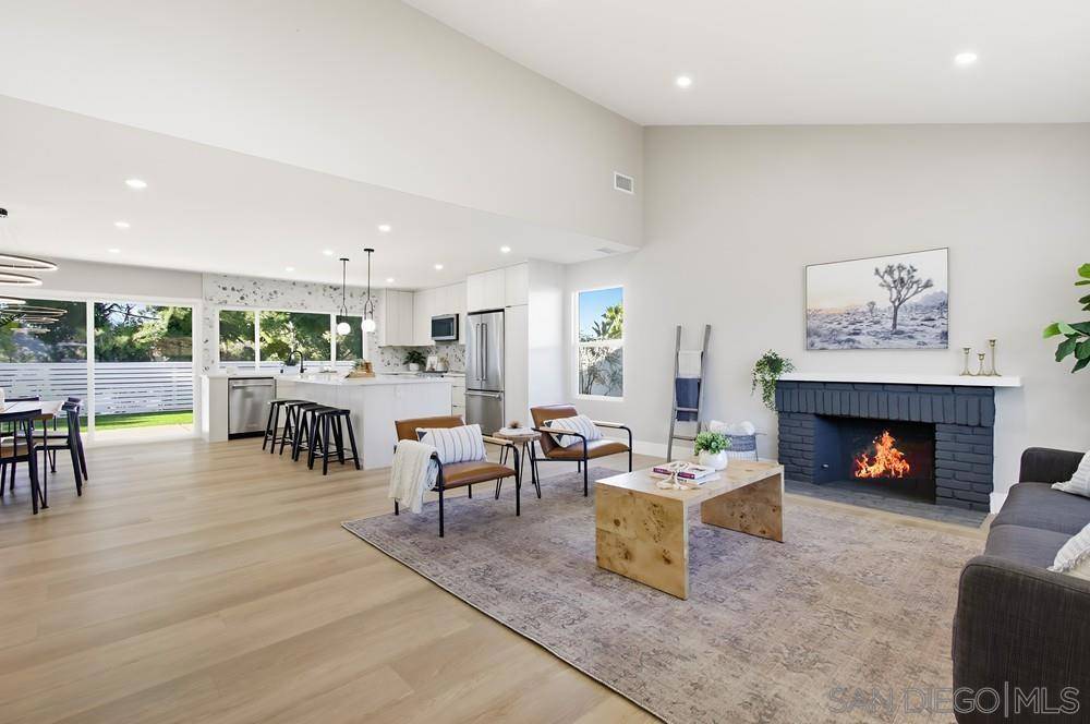 San Diego, CA 92129,15220 Amalia St