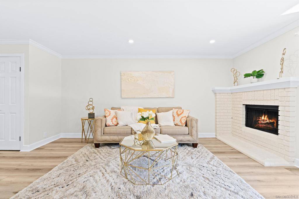 La Jolla, CA 92037,8870 Villa La Jolla Dr, unit 210