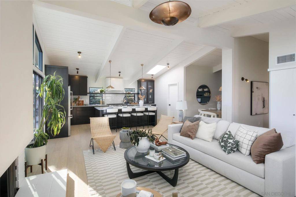 San Diego, CA 92109,2526 Aster St