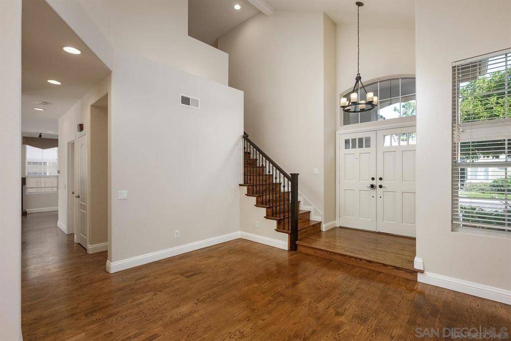 San Diego, CA 92130,5251 Caminito Exquisito