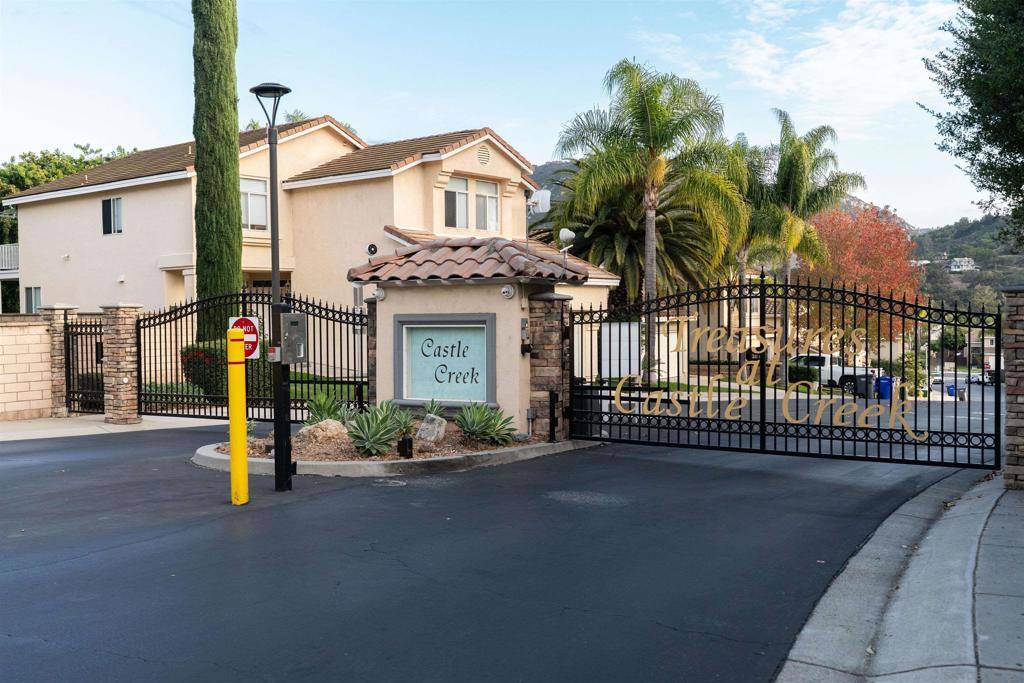 Escondido, CA 92026,29747 Circle R Ct