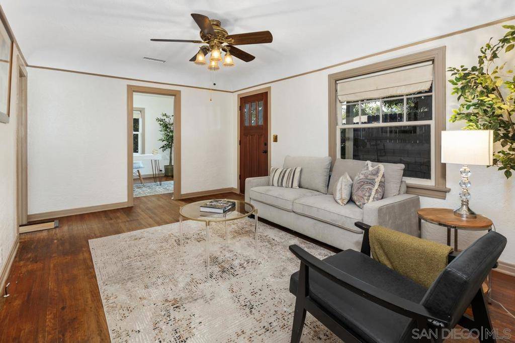 Spring Valley, CA 91977,2707 Sweetwater Rd