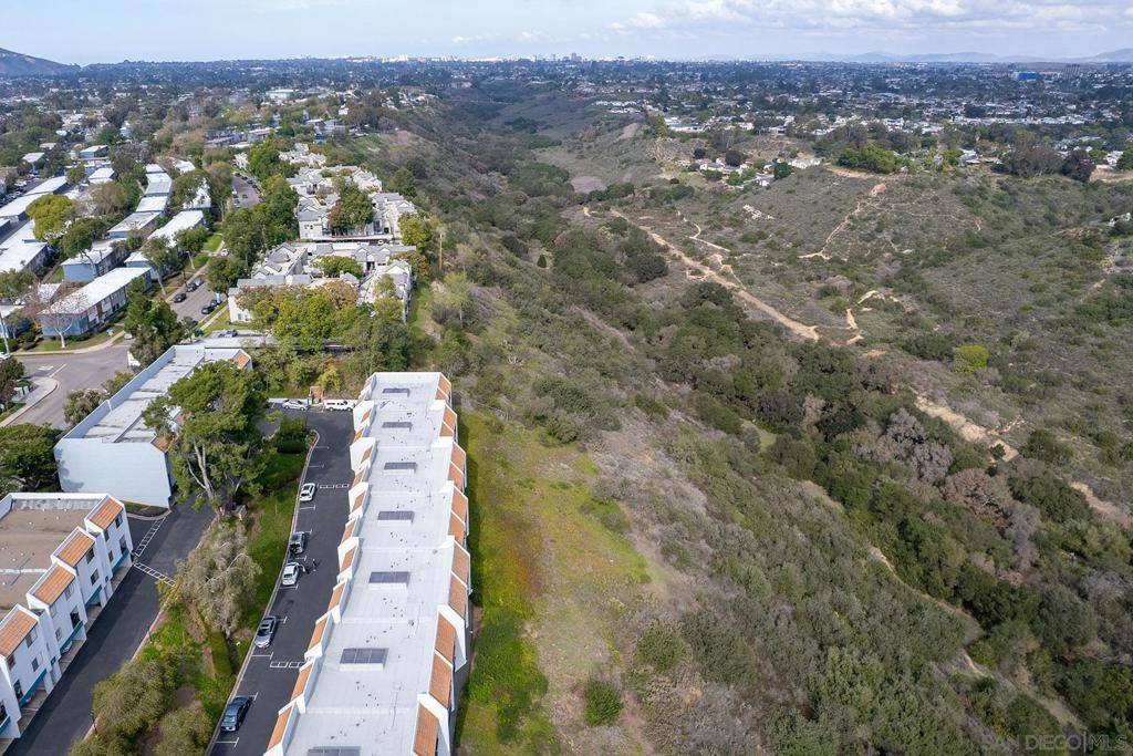 San Diego, CA 92117,3085 Cowley Way #33