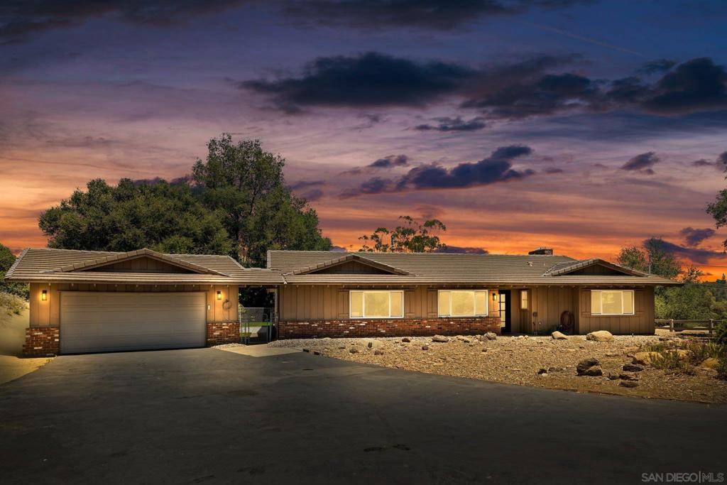 Alpine, CA 91901,2686 Via Viejas