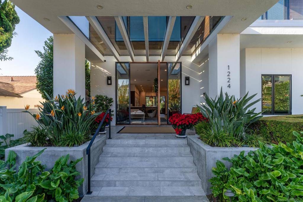 La Jolla, CA 92037,1224 Virginia Way