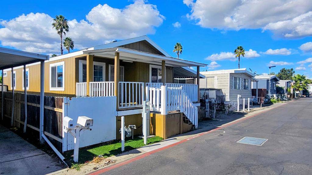 El Cajon, CA 92021,400 Greenfield Dr #SPC 87