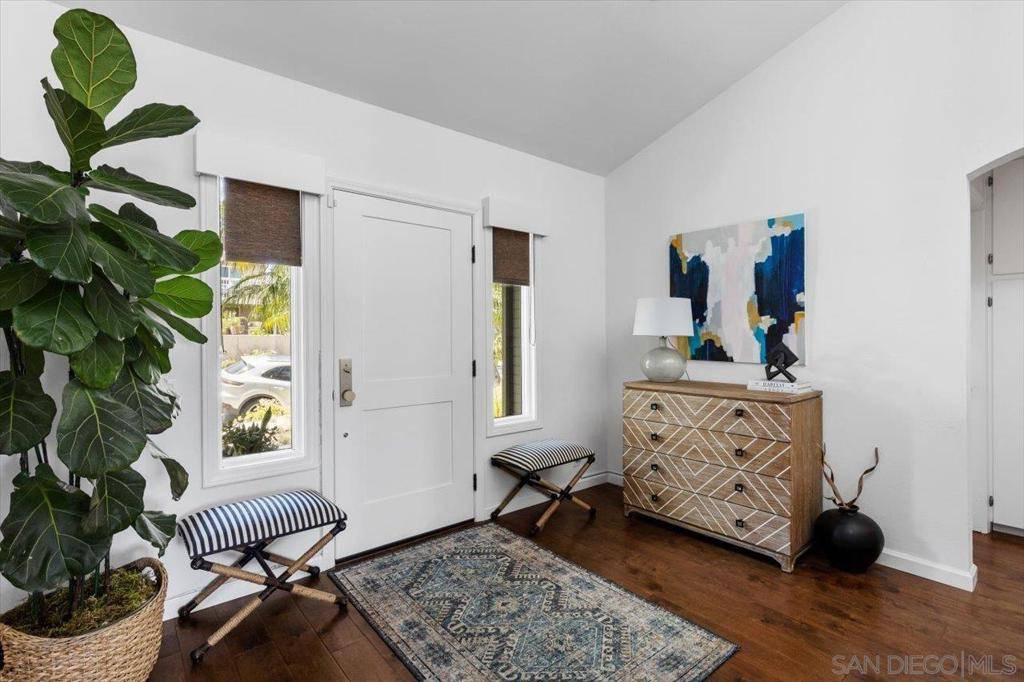 San Diego, CA 92106,1833 Tustin St