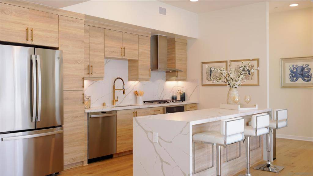 San Diego, CA 92116,4473 30th St #407