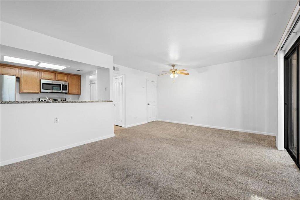 San Diego, CA 92128,15016 Avenida Venusto #168