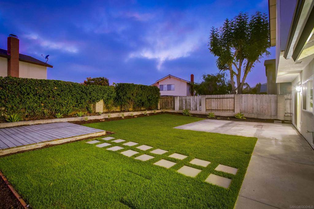 San Diego, CA 92129,13856 Paseo Cardiel