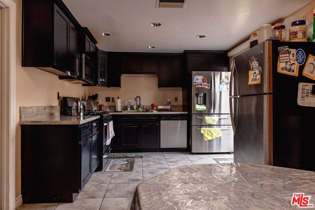 Panorama City, CA 91402,8730 1/2 Willis AVE