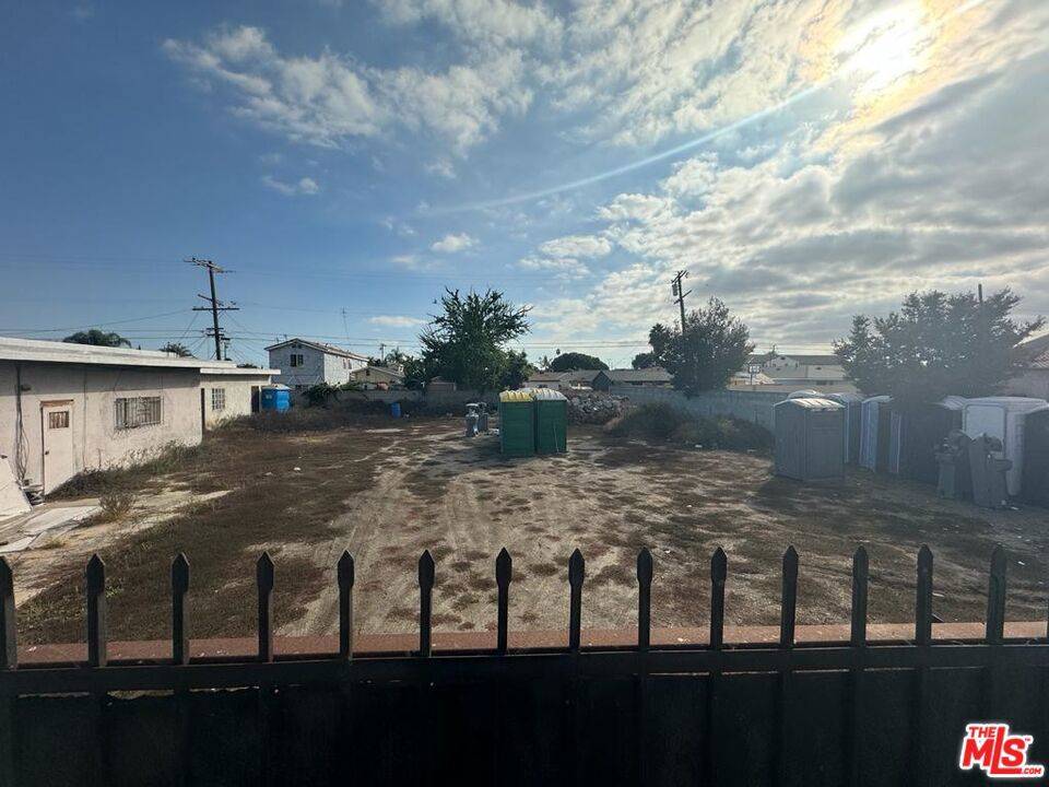 Compton, CA 90220,1726 W Compton BLVD