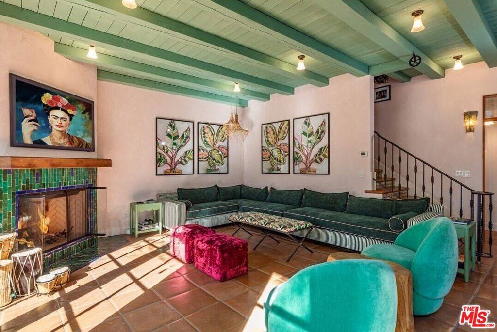 Ojai, CA 93023,202 Canada ST