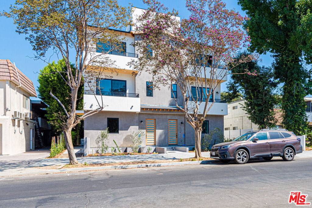 North Hollywood, CA 91601,10847 Morrison ST