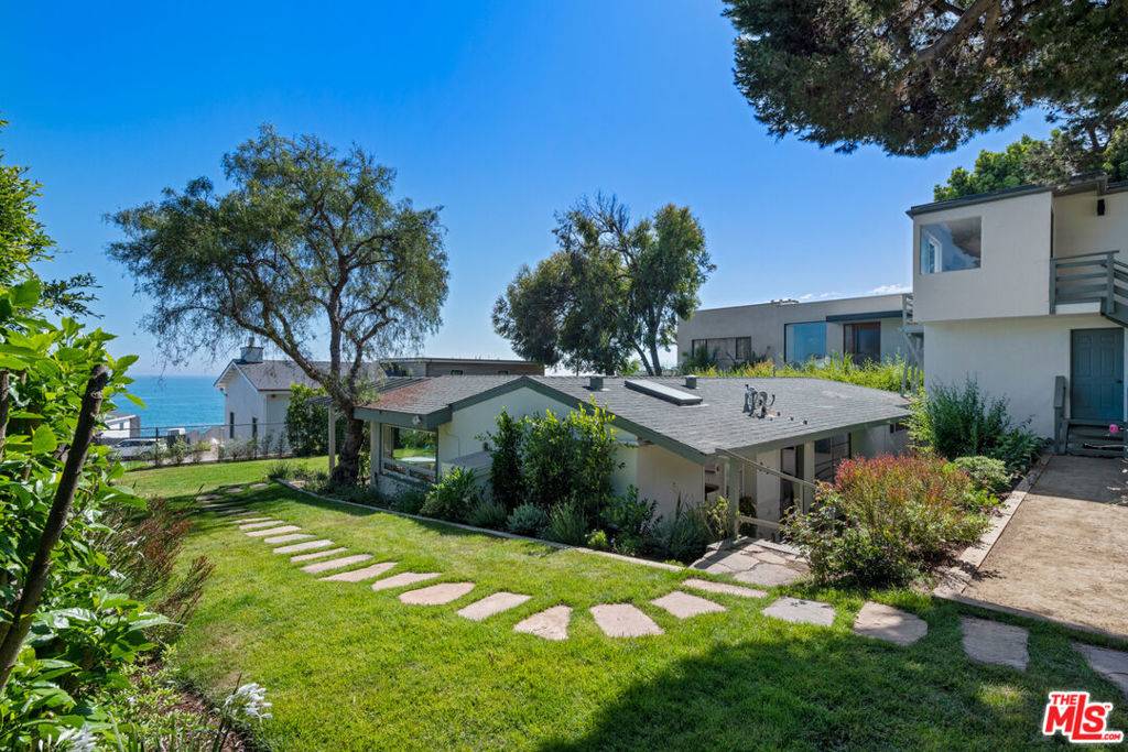 Malibu, CA 90265,31562 Broad Beach RD