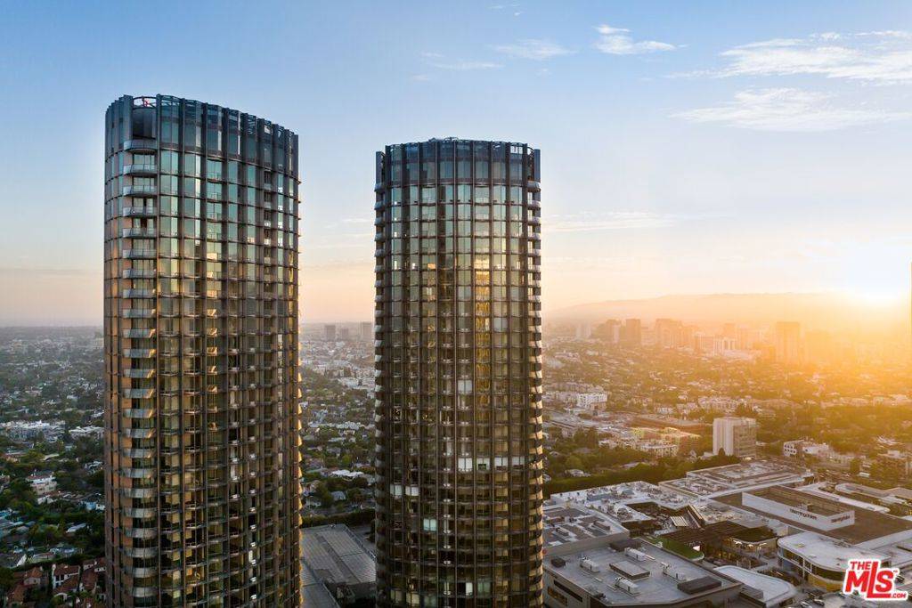 Los Angeles, CA 90067,211 Elm Court #17A