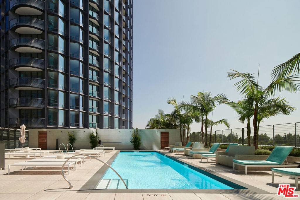 Los Angeles, CA 90067,211 Elm Court #17A