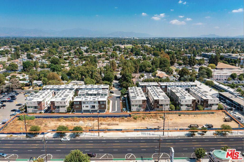 Northridge, CA 91324,8350 Reseda BLVD