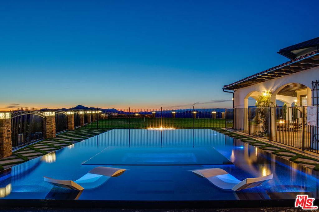 Malibu, CA 90265,24573 Piuma RD