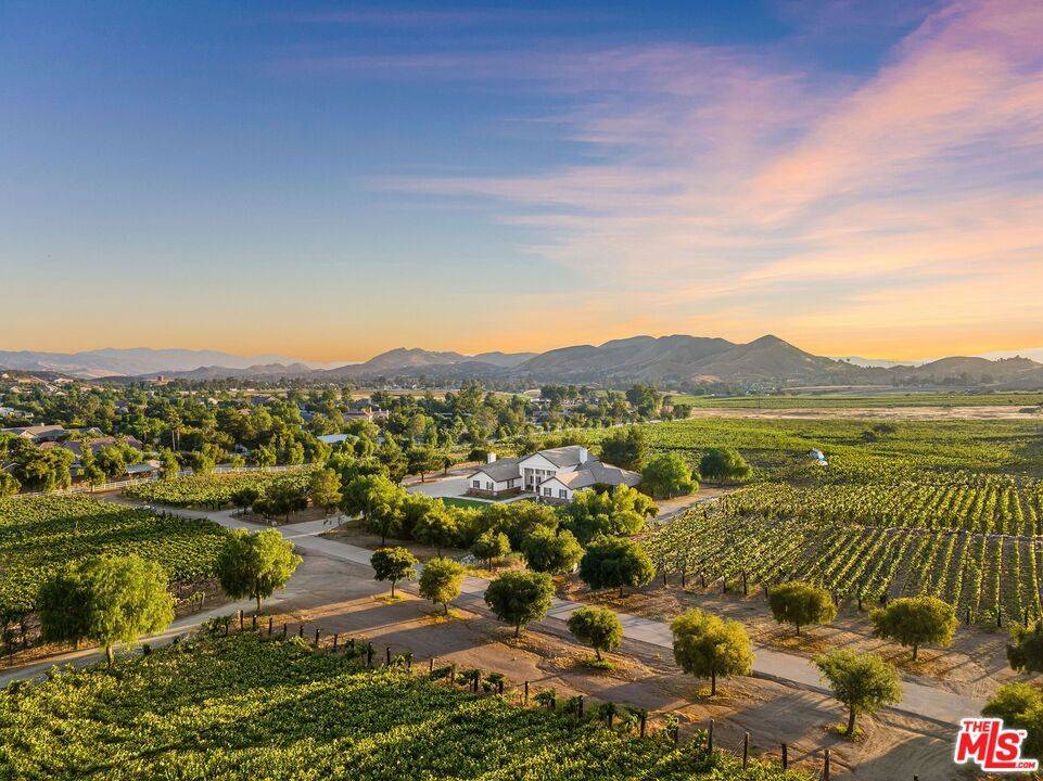 Santa Clarita, CA 91390,9639 Sierra HWY