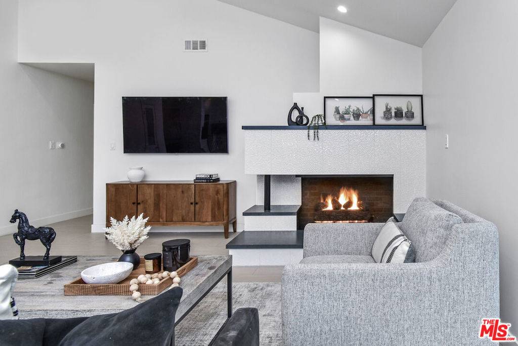 Encino, CA 91436,4512 Libbit AVE