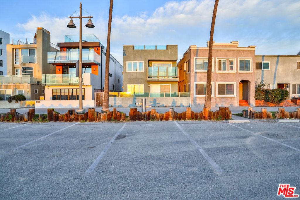 Venice, CA 90291,2207 Ocean Front WALK #4