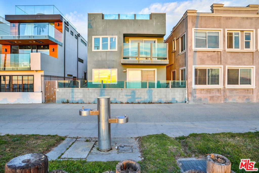 Venice, CA 90291,2207 Ocean Front WALK #4