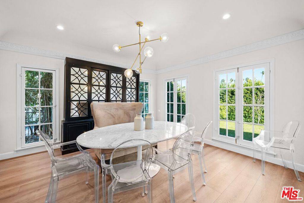 Los Angeles, CA 90019,1237 S Wilton PL