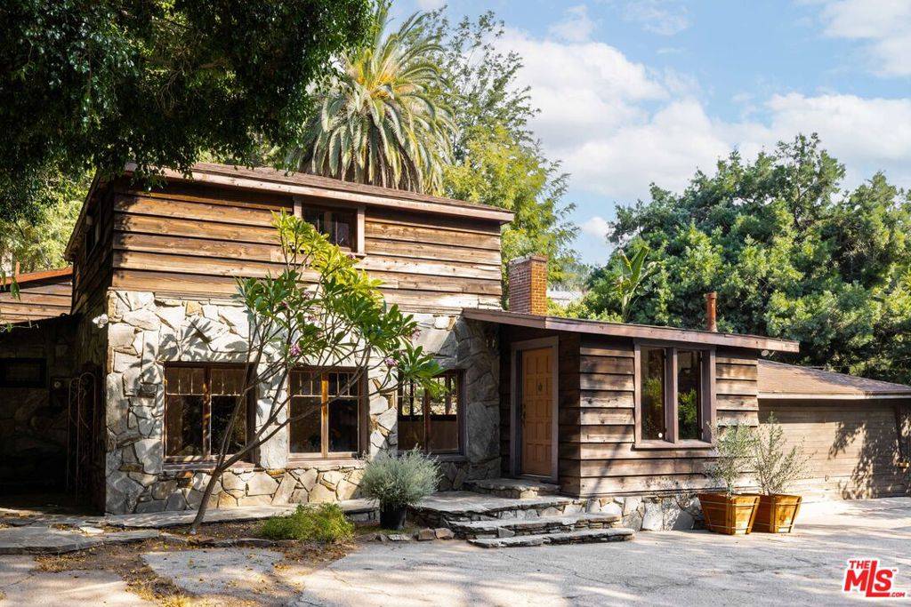 Los Angeles, CA 90046,1748 Laurel Canyon BLVD