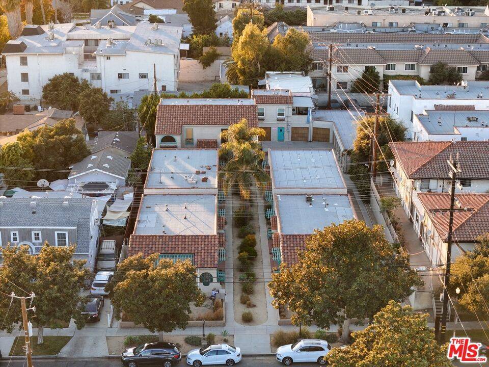 Glendale, CA 91204,615 S Columbus AVE