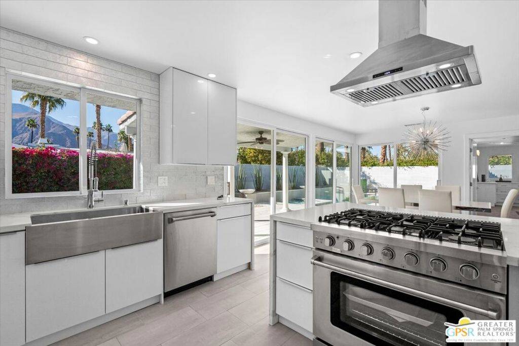 Palm Springs, CA 92262,1111 N Avenida Caballeros
