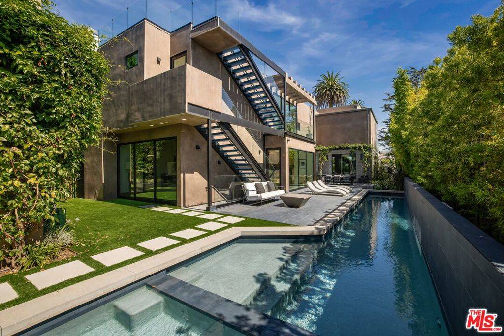 Santa Monica, CA 90402,1011 Georgina AVE