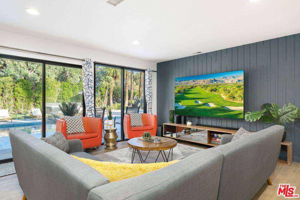2660 N Farrell DR Palm Springs, CA 92262