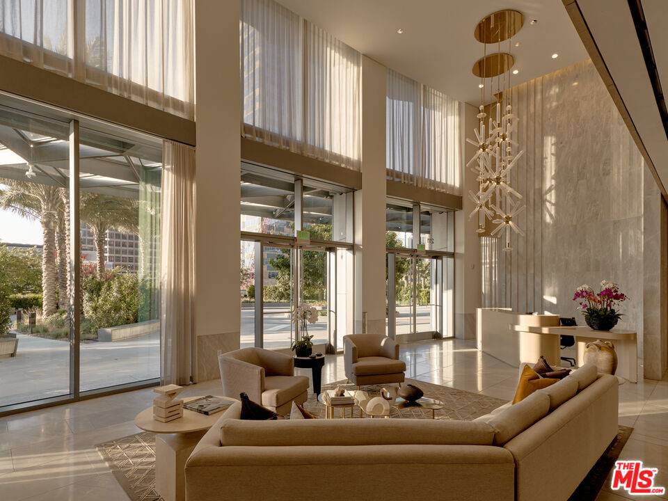 Los Angeles, CA 90067,211 Elm Court #5D