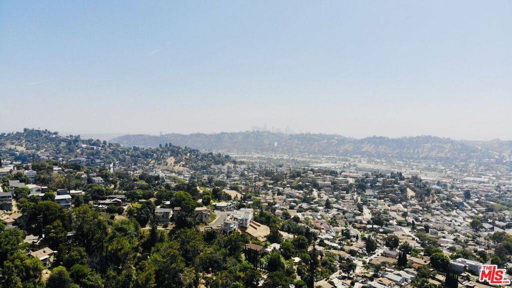 Los Angeles, CA 90065,3562 N Paseo DR