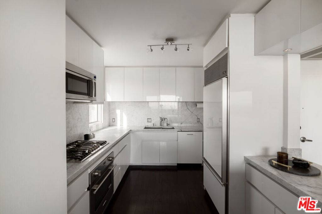 West Hollywood, CA 90069,8787 Shoreham DR #510