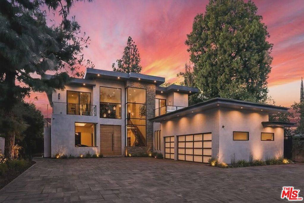 Encino, CA 91316,5301 Amestoy AVE