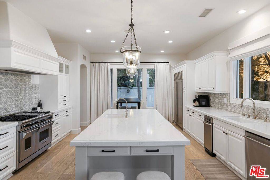 Calabasas, CA 91302,4234 Prado De Los Pajaros