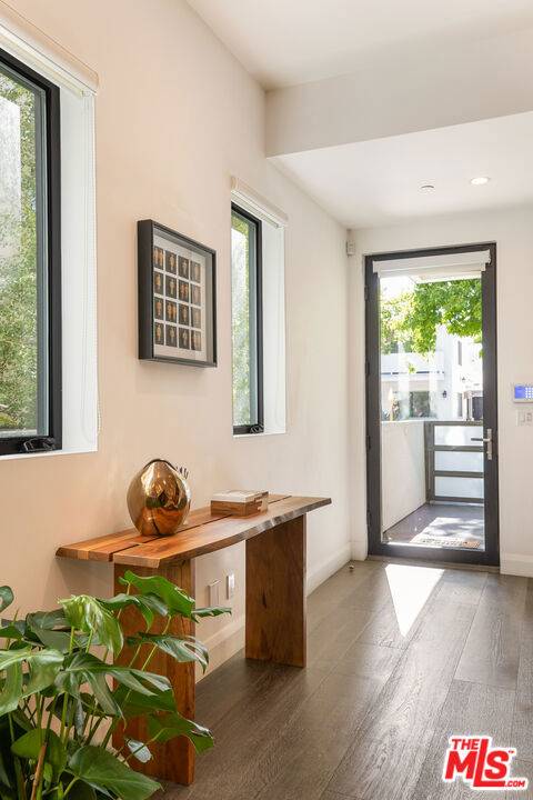 West Hollywood, CA 90069,732 Huntley DR #A