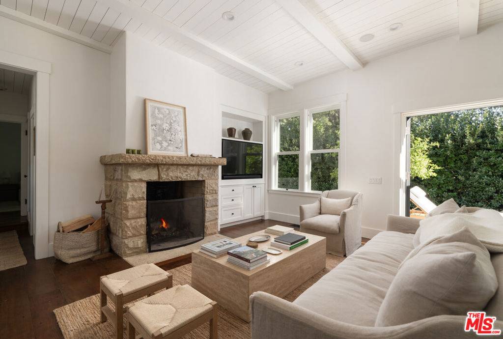 Santa Barbara, CA 93108,602 Parra Grande LN