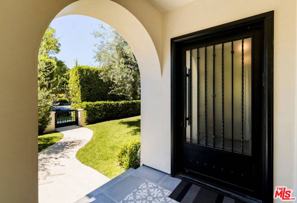 Beverly Hills, CA 90211,356 S Clark DR