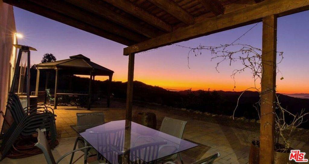 Malibu, CA 90265,11077 Pacific View DR
