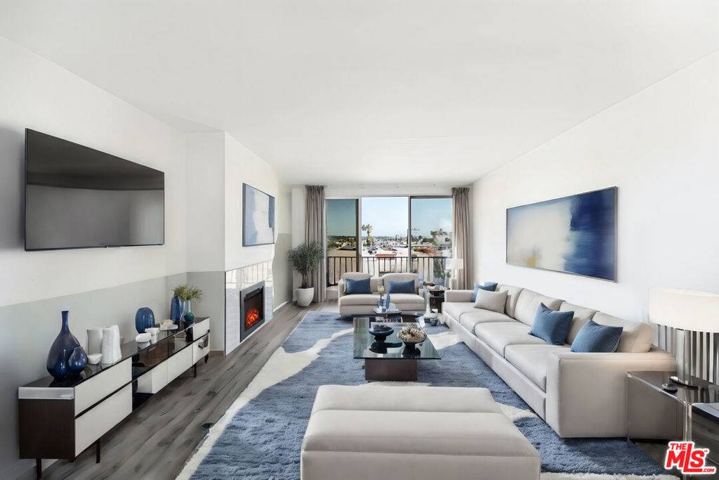 Santa Monica, CA 90403,900 Euclid ST #404