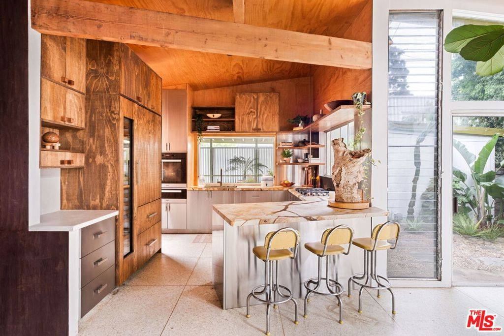 Venice, CA 90291,926 Nowita PL