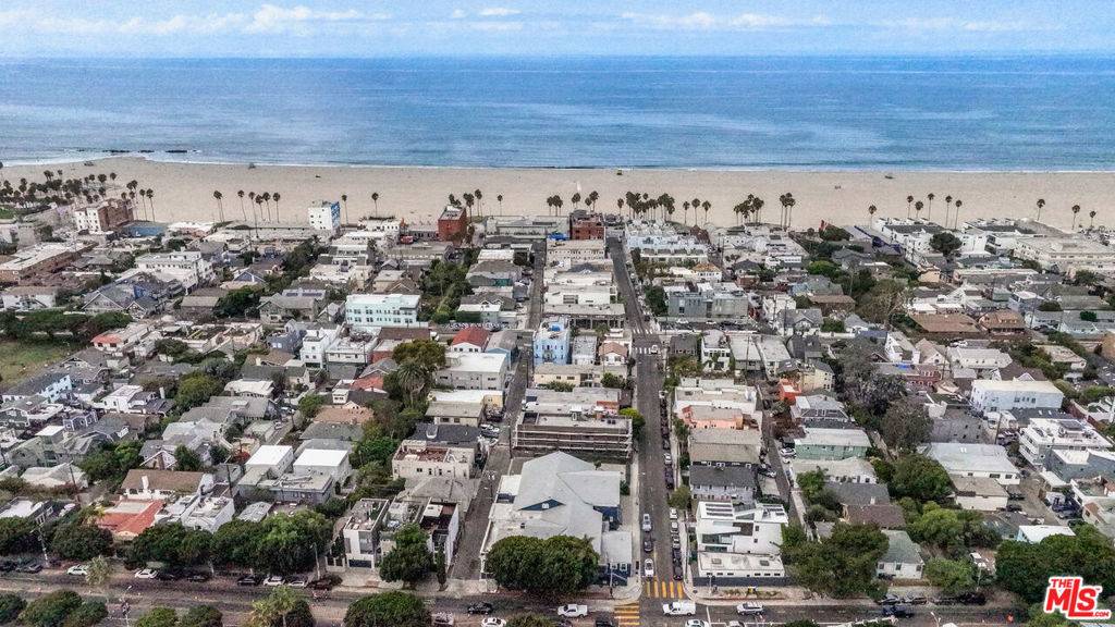 Venice, CA 90291,132 Brooks AVE