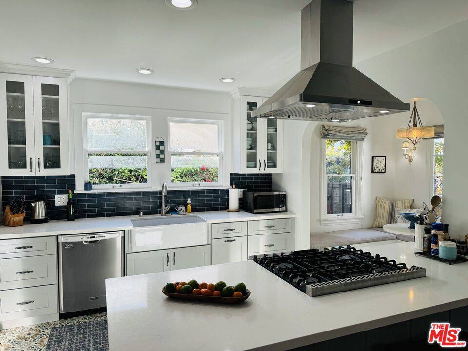 Marina Del Rey, CA 90292,3028 Stanford AVE