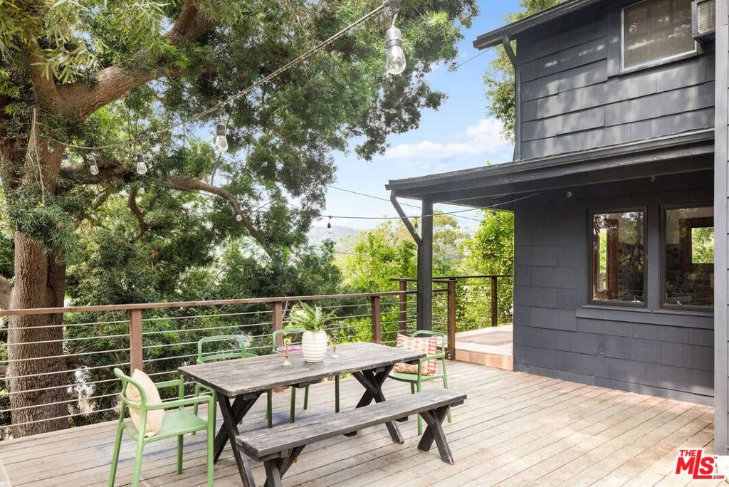 Topanga, CA 90290,1810 Arteique RD