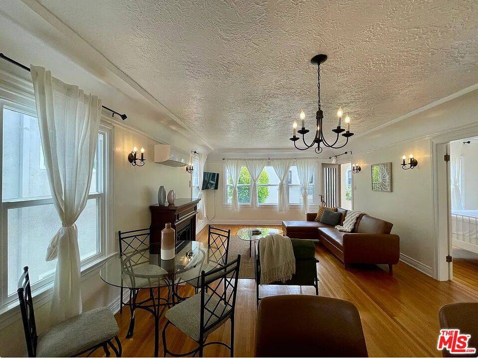 Santa Monica, CA 90403,839 5th ST #B