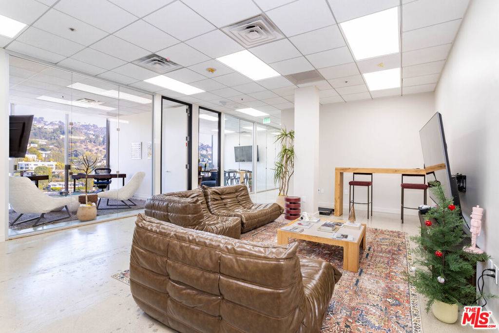 West Hollywood, CA 90069,9000 W Sunset BLVD #1520