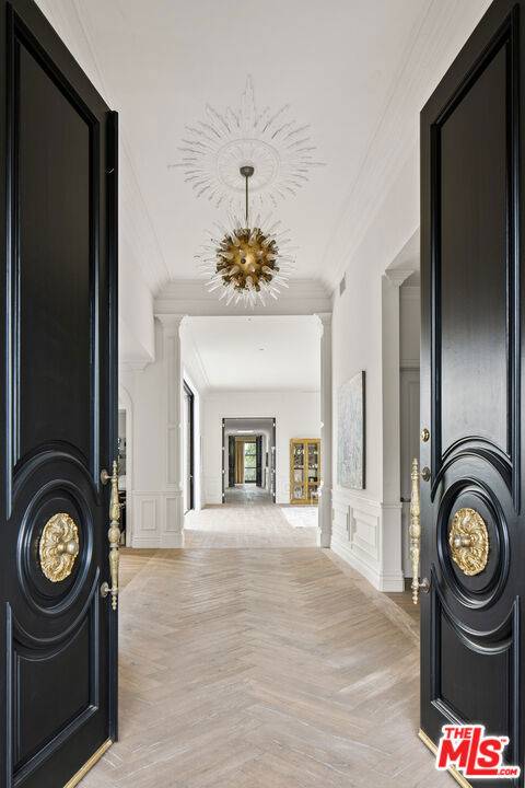 Los Angeles, CA 90069,1457 Blue Jay WAY